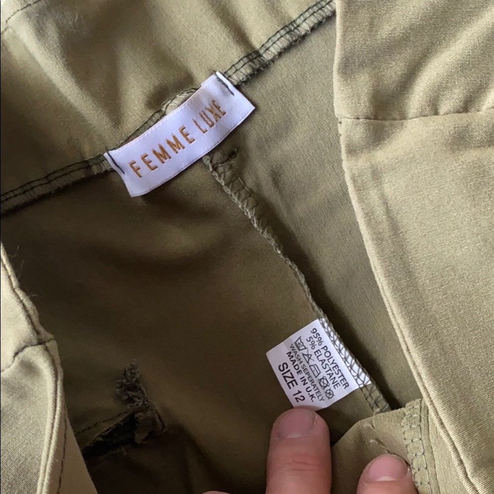 High waisted stretch cropped pant. - Picture 2 of 3